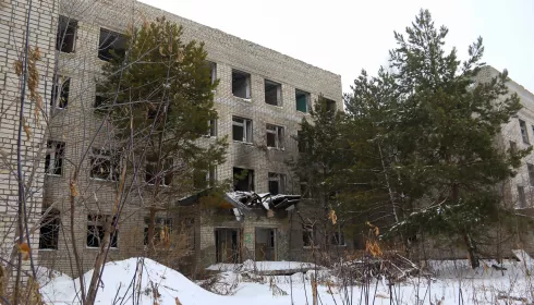 Молчание казарм и стройка: чем живет распроданная воинская часть под Барнаулом. Фото