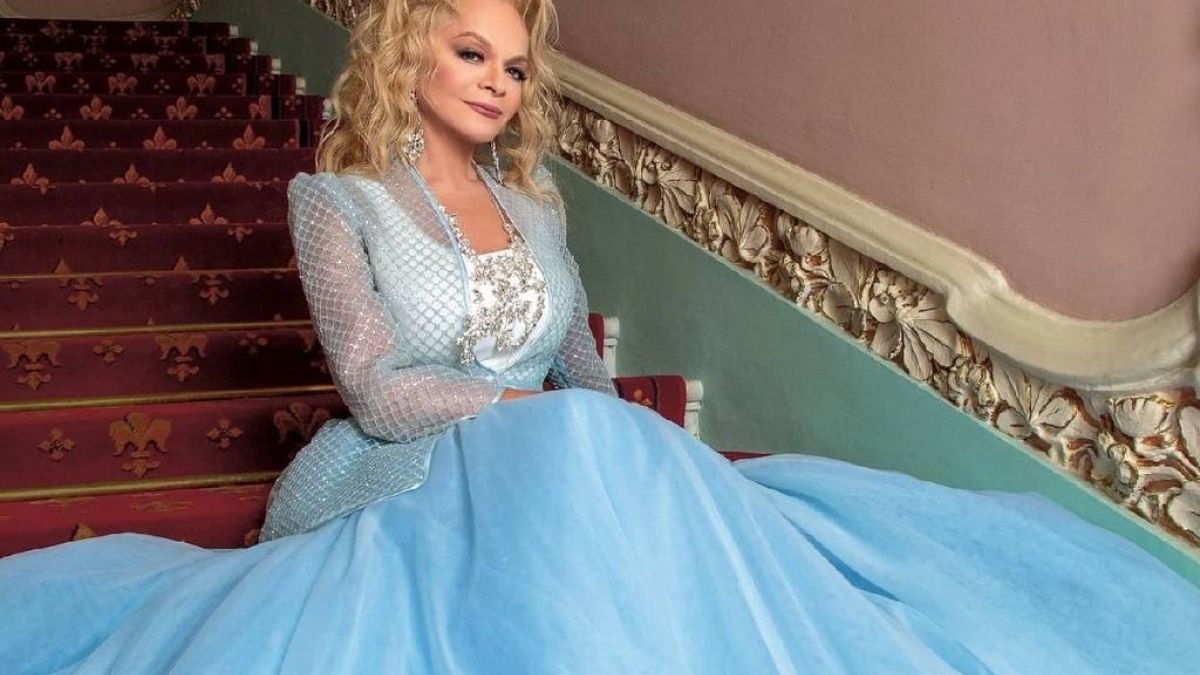 Лариса Долина