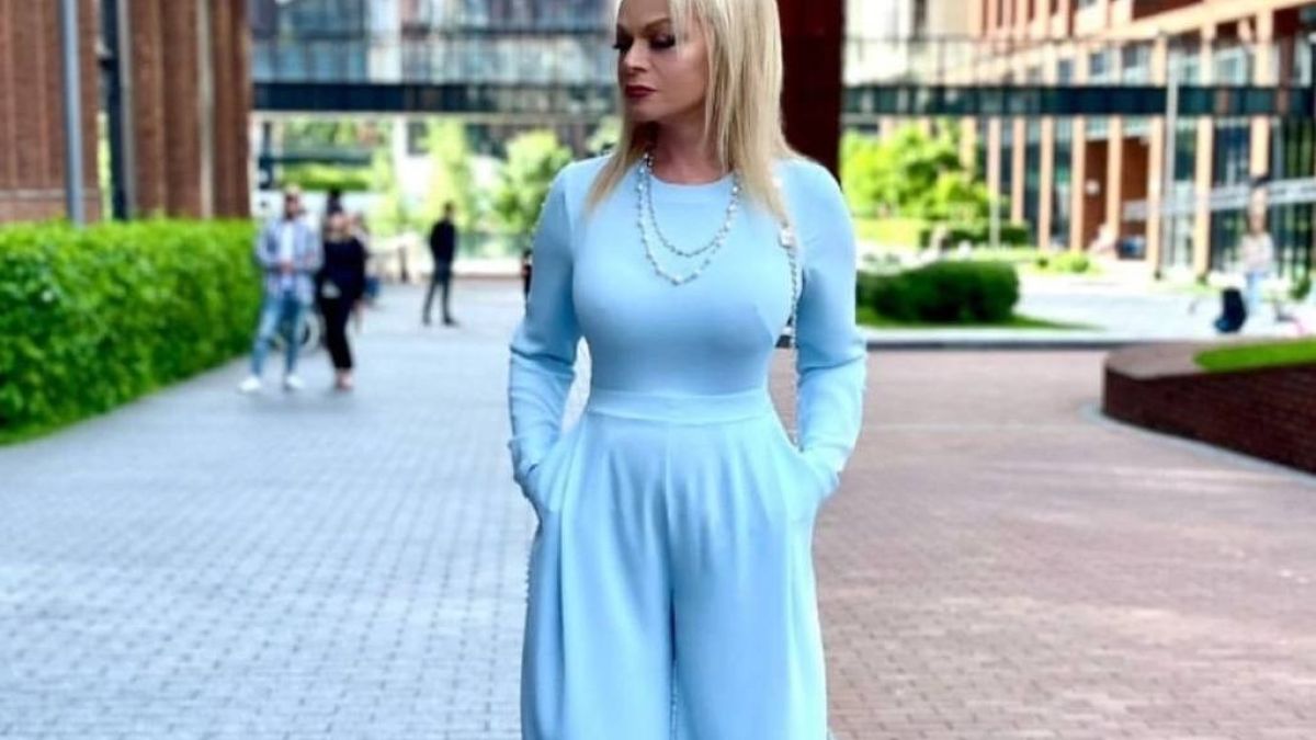 Лариса Долина