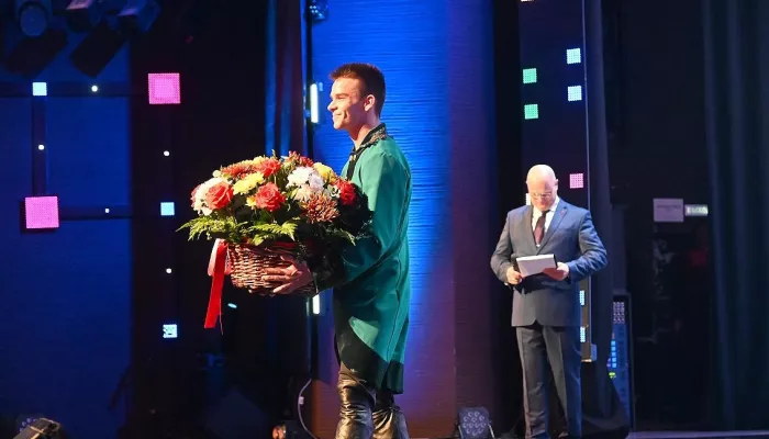 В Барнауле прошел праздничный концерт ко Дню матери