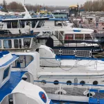 Корабли на зимовке: как выглядит место спячки барнаульских судов. Фото