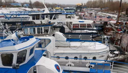 Корабли на зимовке: как выглядит место спячки барнаульских судов. Фото