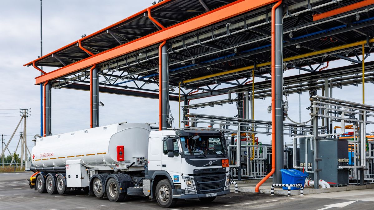 Аграрии Алтая обеспечены стабильными поставками топлива