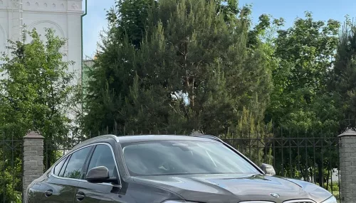 Спортивный BMW с умными помощниками продают за 7,9 млн рублей в Барнауле. Фото