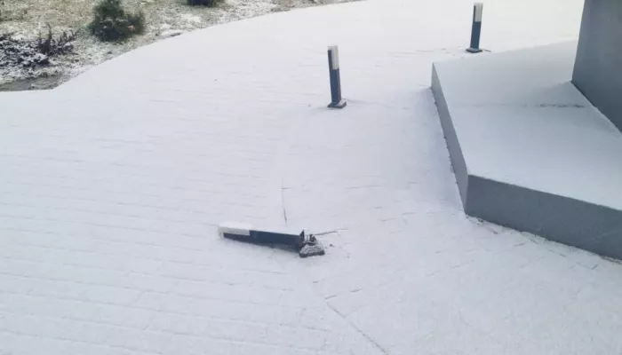 Вандалы разломали светильники у нового арт-объекта на въезде в Горно-Алтайск