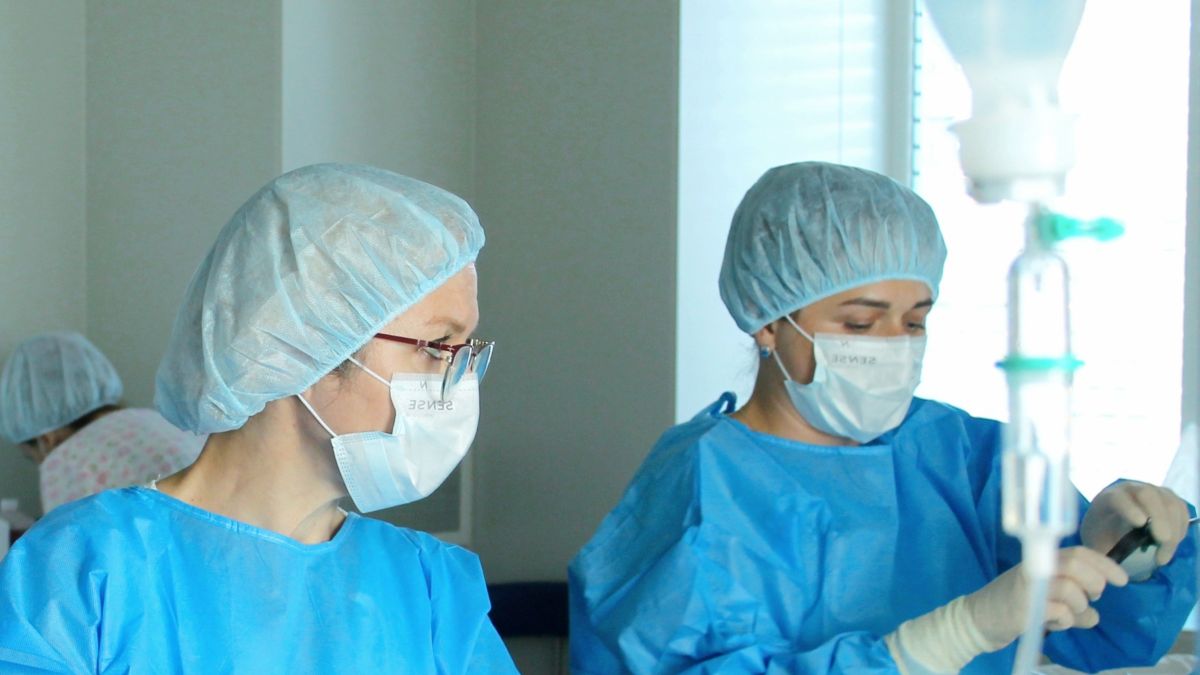 Врачи. Операция