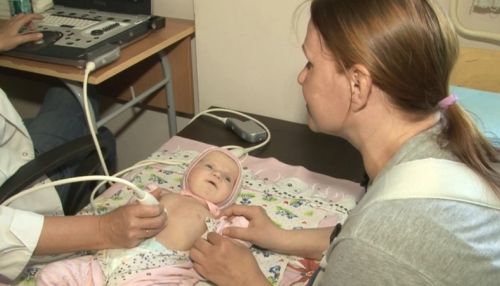 Томские кардиологи осмотрели больше сотни детей в Барнауле