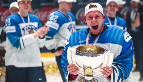 Игроки сборной Финляндии сломали кубок ЧМ по хоккею