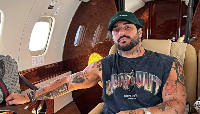 Директор Киркорова подрался с известным блогером на открытии катка. Фото и видео