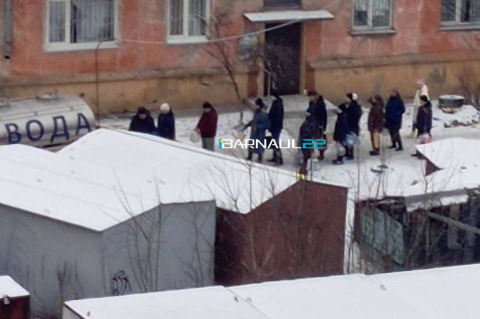 Очередь за водой