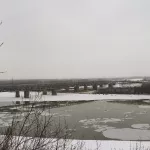 Борьба волн и льда: как выглядит Обь в Барнауле перед зимним ледоставом. Фото