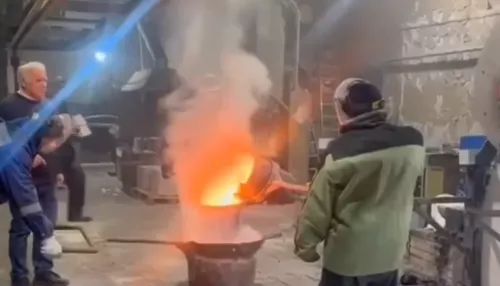 Под Новосибирском засняли момент взрыва на заводе. Видео