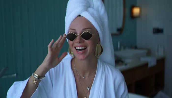 Полина Диброва вернулась в Москву и открыто рассказала о переменах. Фото