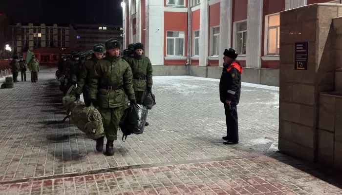 50 призывников из Алтайского края отправились служить в пограничные войска