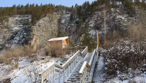 Девочек из Денисовой пещеры оживили с помощью нейросетей