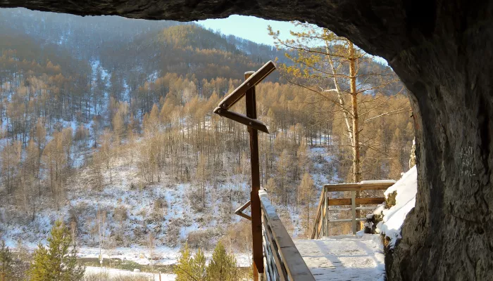 Чертоги древнего разума: как Денисова пещера собрала фанатов географии со всего Алтая