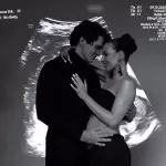 Беременная Лерчек под домашним арестом смастерила новогоднюю елку из шаров. Фото