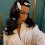 Падчерица Ивана Урганта вернулась в Россию после 10 лет за границей: фото красотки