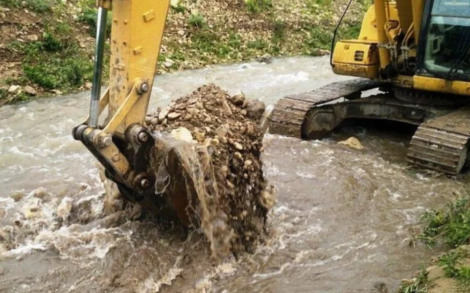 Прокуратура в Горно-Алтайске выявила незаконные работы на реке