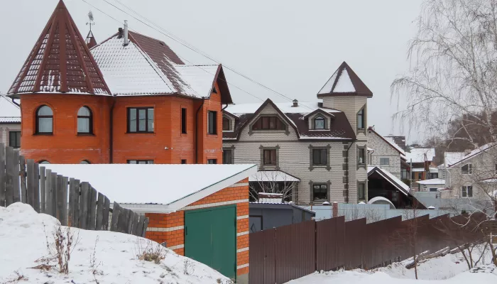 Архитектурный цветник: чем живет и как выглядит барнаульский поселок Плодопитомник. Фото