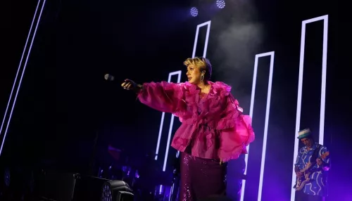 Танцоры не нужны: вирусный танец Евы Польны с лентами затмил балет Булановой. Видео