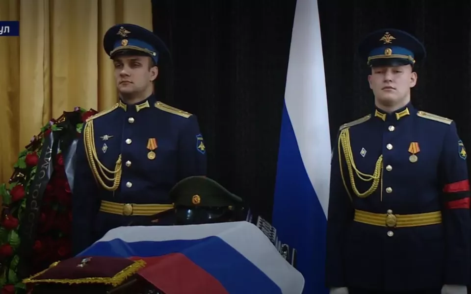 В Барнауле простились с Героем России Романом Блиновым