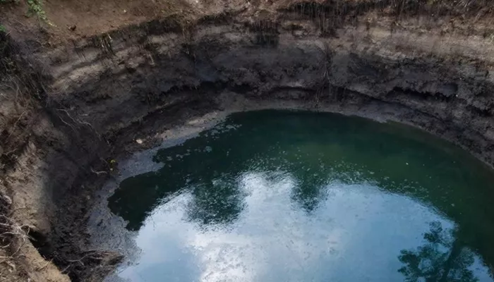 Сельчанин в Алтайском крае утонул в котловане со сточными водами