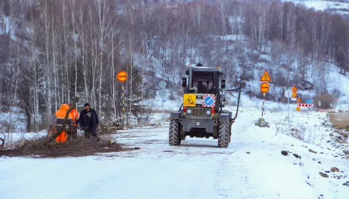 Новый древний тракт: как в долине реки Ануй строят важный мост и обновляют дорогу