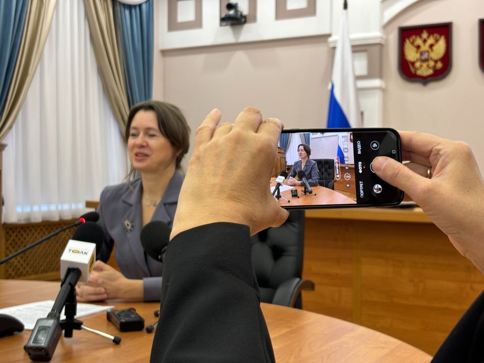 Пресс-конференция Елены Безруковой