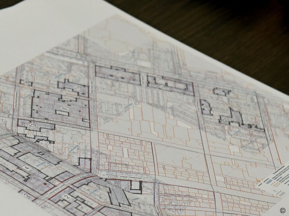 В администрации Барнаула обсудили переселение граждан из аварийного жилья