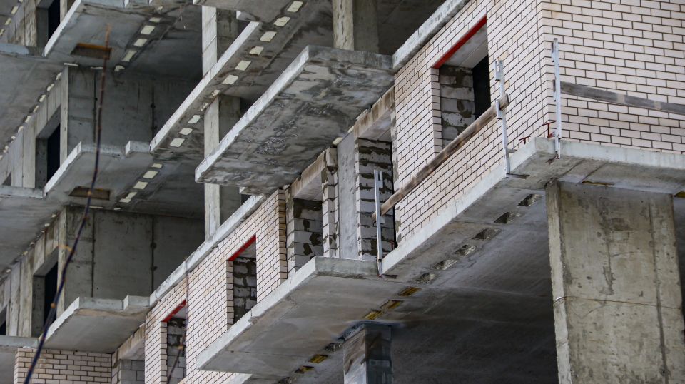 Строительная площадка на улице Советской Армии, 38а. Декабрь 2025 года