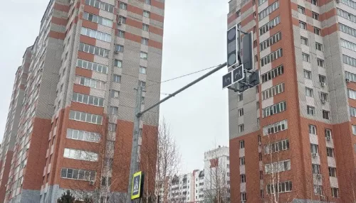 Новые светофоры заработают на двух оживленных участках улиц в Барнауле