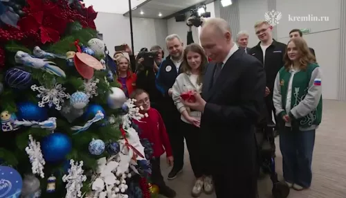 Путин исполнит новогодние мечты трех детей в рамках акции Елка желаний