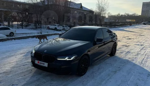 Мощный BMW в цвете черный карбон продают за 4,8 млн рублей в Горно-Алтайске. Фото