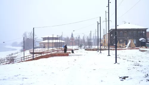 Сквер имени Кузьмы Фомченко в Бийске готов на 95%. Фото