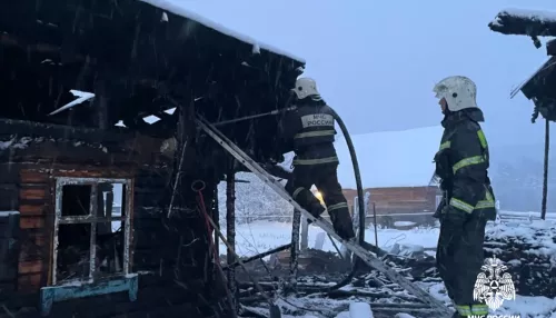 70-летняя женщина погибла при пожаре в Чойском районе Республики Алтай