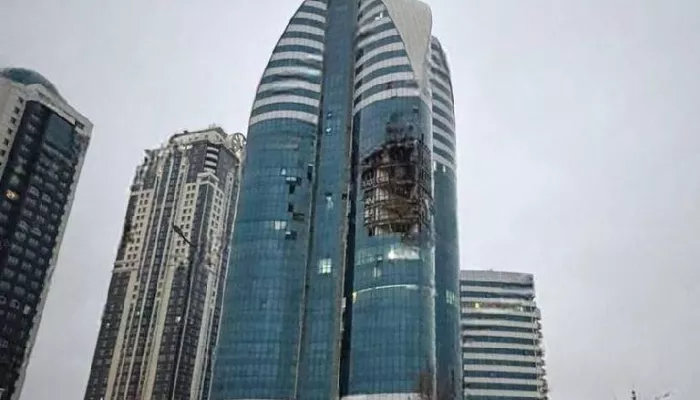 Появились первые кадры разрушений Грозный-Сити после вероятной атаки дрона