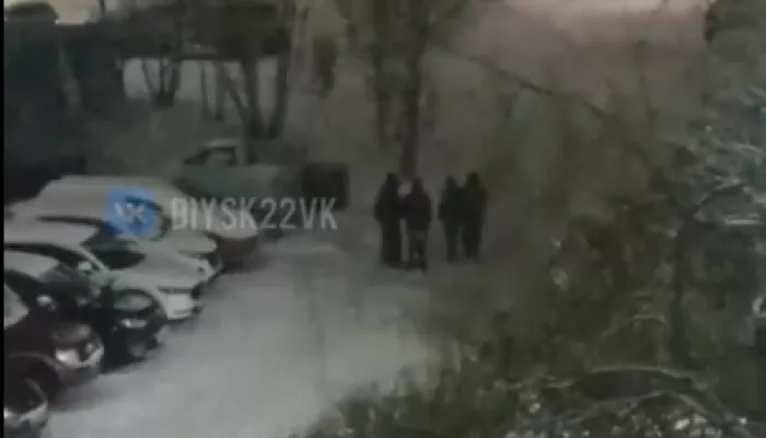 Что за мода пошла? Бийчанка пожаловались на развлечения школьников с петардами