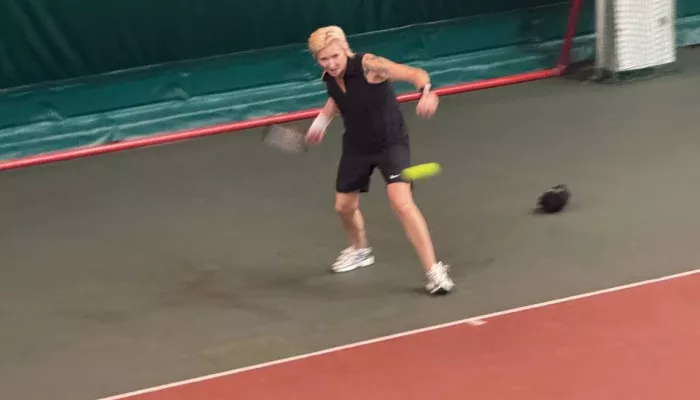 Диану Арбенину заметили на тренировке в барнаульском теннисном клубе. Фото