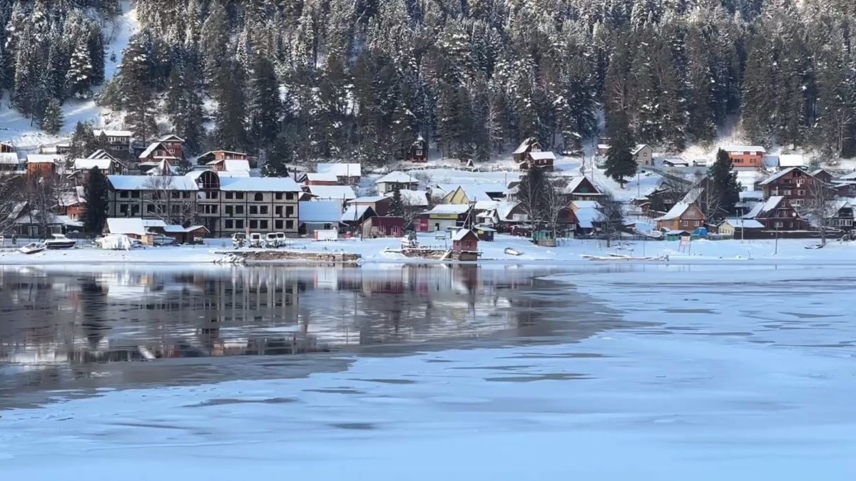 Телецкое озеро в декабре