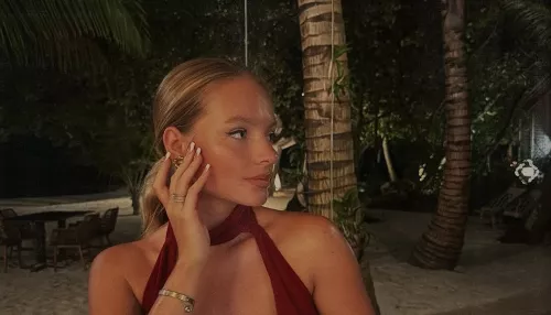 Дочь Дмитрия Пескова устроила романтический отдых с мужем на побережье. Фото