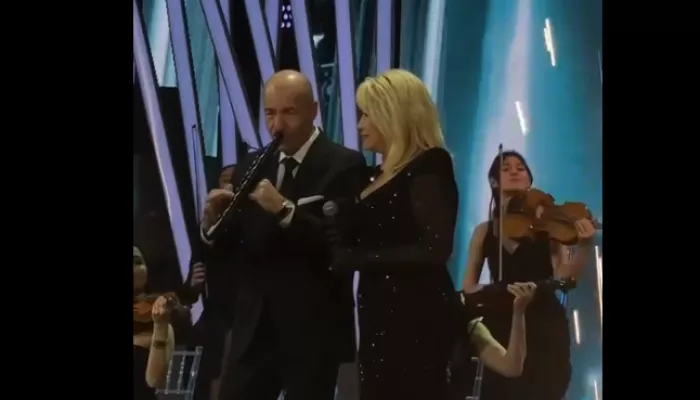 Ирина Аллегрова отказалась принимать цветы от поклонников на Песне года