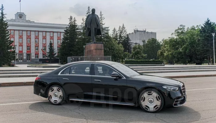 Кузов в броне: люксовый Mercedes с допом за 1 млн рублей продают в Барнауле. Фото