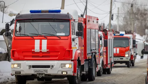 Неосторожная сварка привела к серьезному пожару в подвале пятиэтажки Барнаула