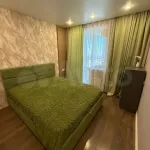 В Барнауле продают квартиру с панорамными видами, двумя санузлами и кабинетом. Фото