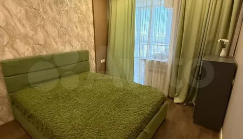 В Барнауле продают квартиру с панорамными видами, двумя санузлами и кабинетом. Фото