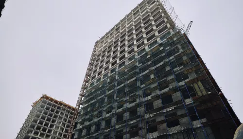 Сахаров Парк в декабре. Как знаковая стройка в центре Барнаула завершает 2025 год