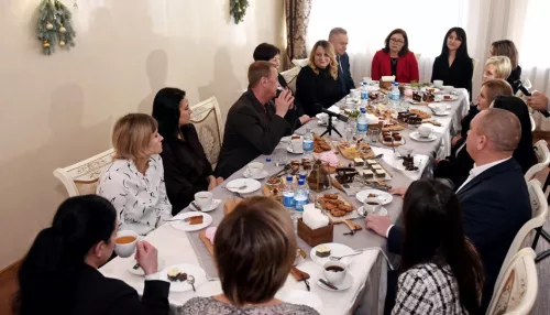 Вячеслав Франк встретился с семьями участников СВО в День героев Отечества. Фото