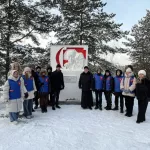 В Барнауле возложили цветы к памятным местам в День Героев Отечества