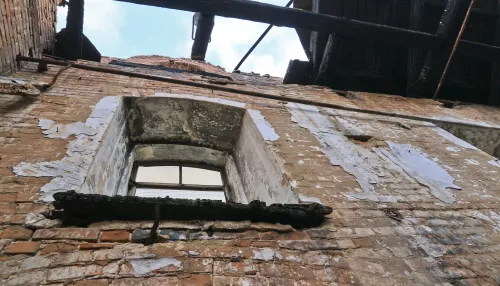 Небо в головешках: каким был универмаг Сухова после новогоднего пожара в Барнауле